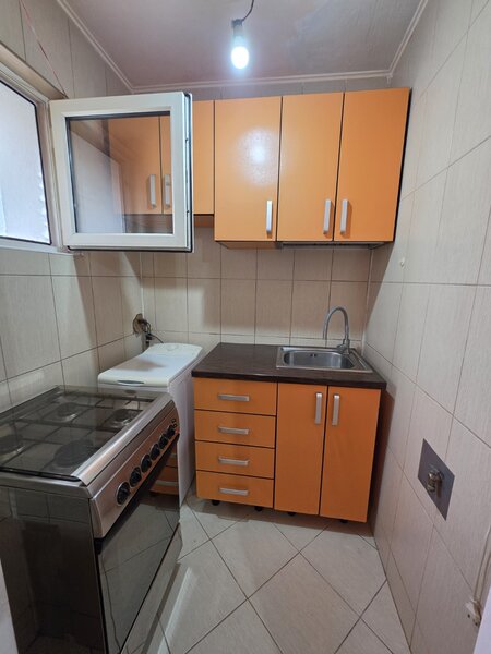 Titan, Postavarul intersectie B-ul 1 Decembrie 1918, stradal, vedere spate