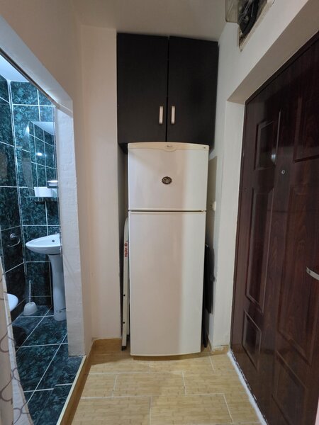 Titan, Postavarul intersectie B-ul 1 Decembrie 1918, stradal, vedere spate