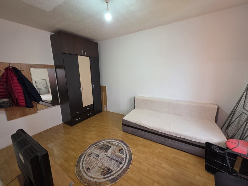 Titan, Postavarul intersectie B-ul 1 Decembrie 1918, stradal, vedere spate