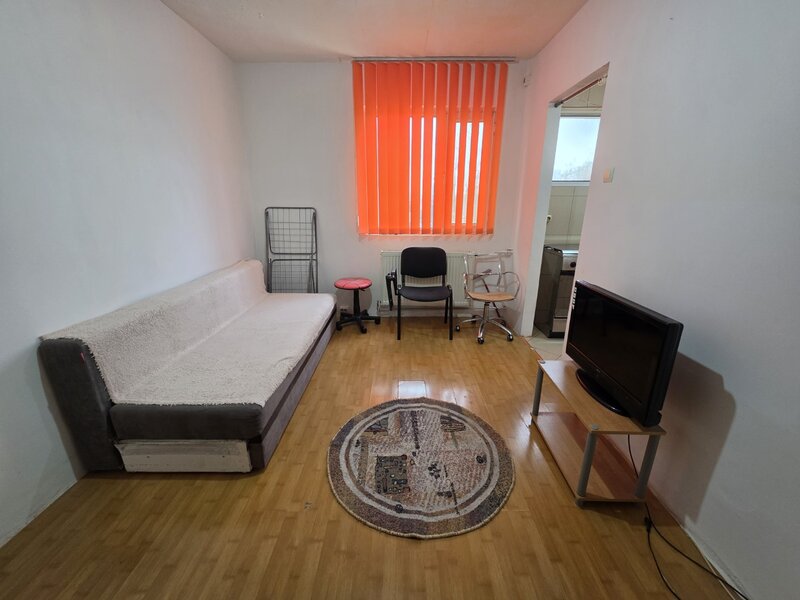 Titan, Postavarul intersectie B-ul 1 Decembrie 1918, stradal, vedere spate